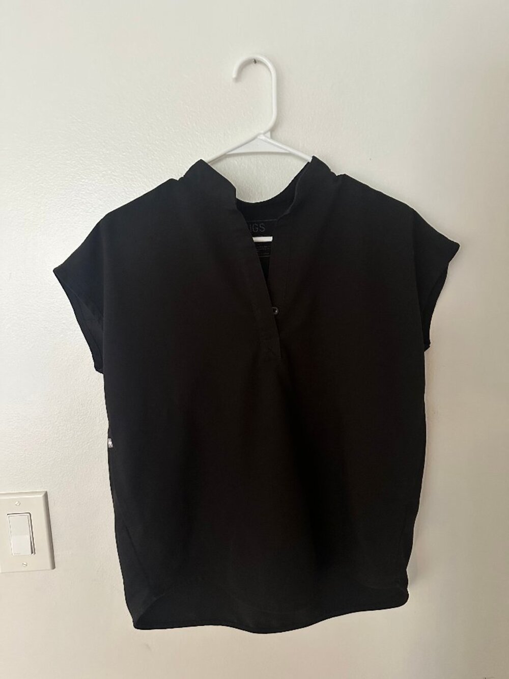 FIGS Rafaela Oversized Scrub Top Graphite Gray (WXXSW1003) PO# 1659 - Size XS - Picture 2 of 3